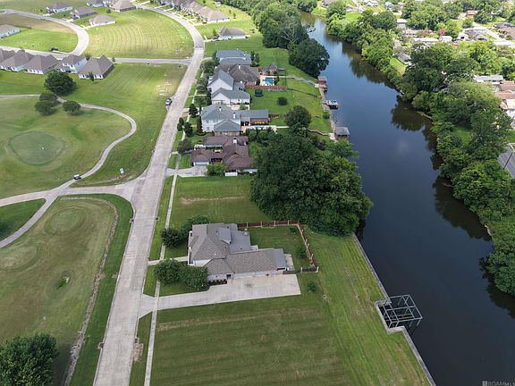 5th image of Island Dr