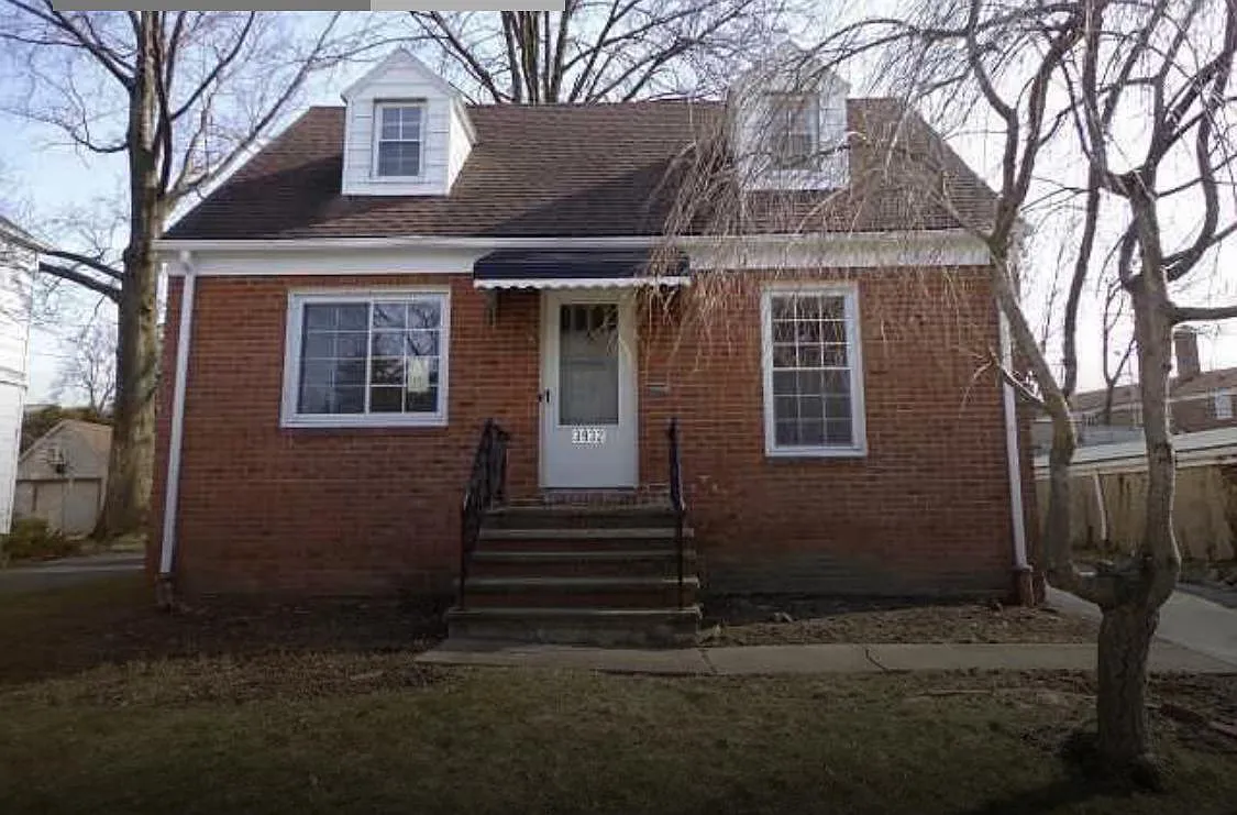 3 bed, 1176 sqft, $1,800 — Photo 1