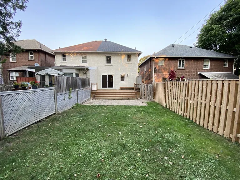 22 Lorindale Ave — Photo 35