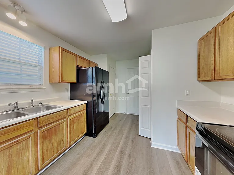 1516 Clover Ridge Ct — Photo 3