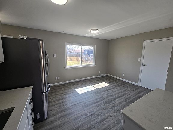 4th image of 5518 E Captain Rd