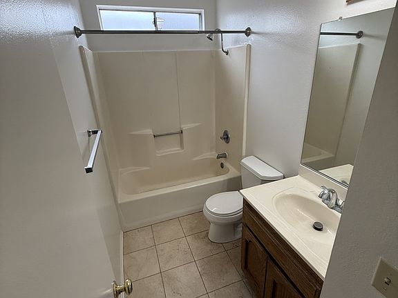 4th image of 15252 Wallace Ave
