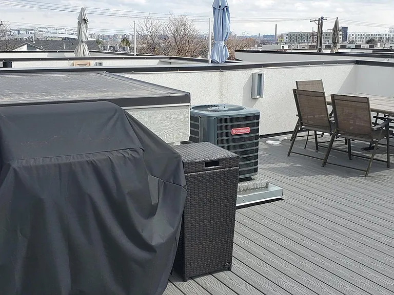 1823 Irving St #102 — Photo 17