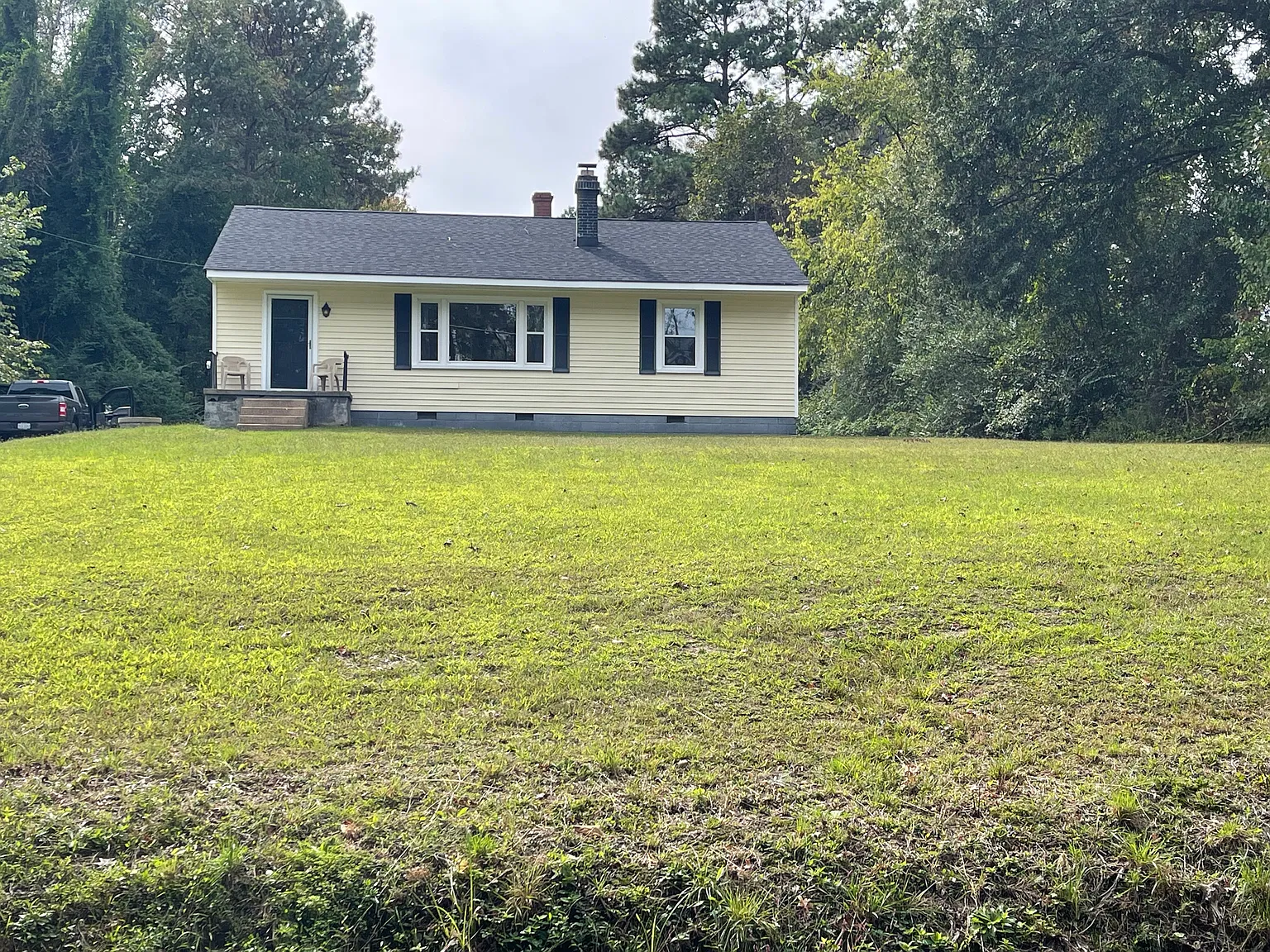3 bed, 1120 sqft, $1,900 — Photo 2