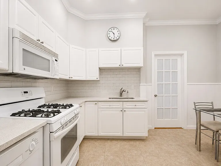 519 Willow Ave #2 — Photo 3