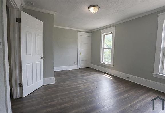 2nd image of 10635 Dupont Ave