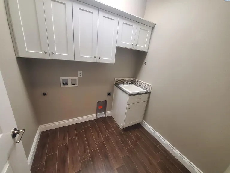 1290 N Oklahoma Pl — Photo 19