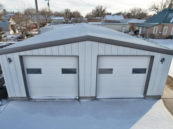 304 Grant St, Quinter, KS 67752