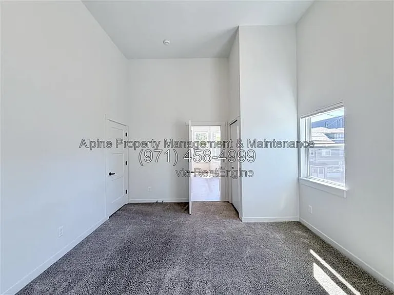 1935 SE 11th Ave #4 — Photo 10