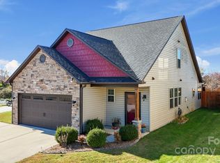 28 S River Rd, Fletcher, NC 28732