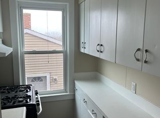 37 Bardsley St #2E, Fall River, MA 02723