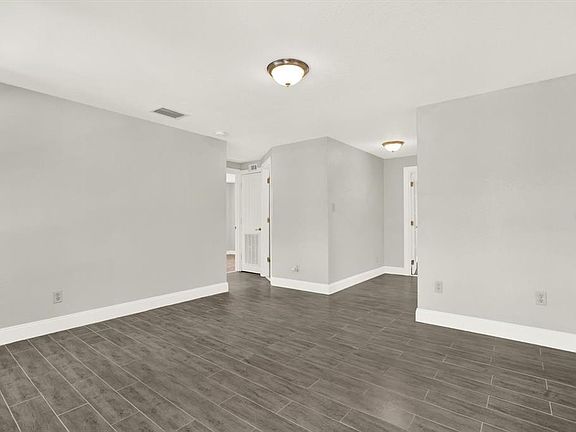 5th image of 10132 115th Ave