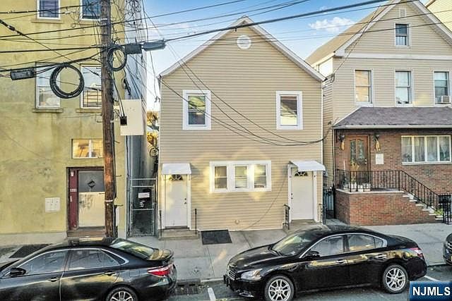 1st image of 402 N 3rd St