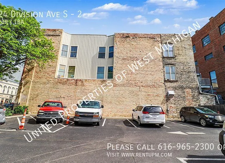24 Division Ave S #2 — Photo 11