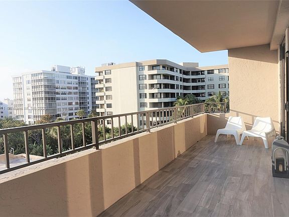 4th image of 251 Crandon Blvd APT 408