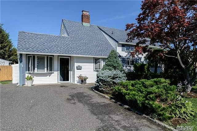 1st image of 22 Harmony Ln