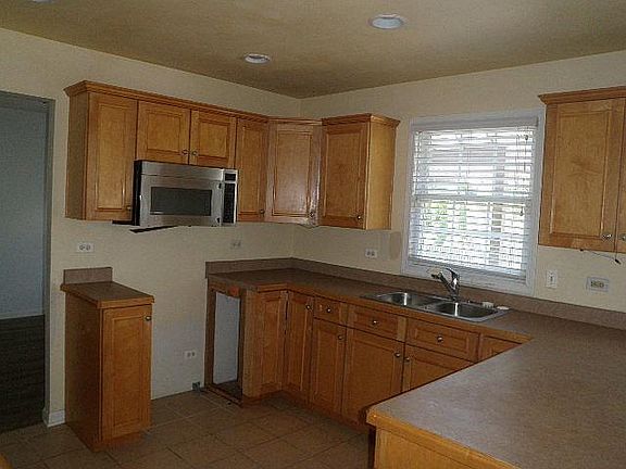 2nd image of 2319 Oakwood Ln
