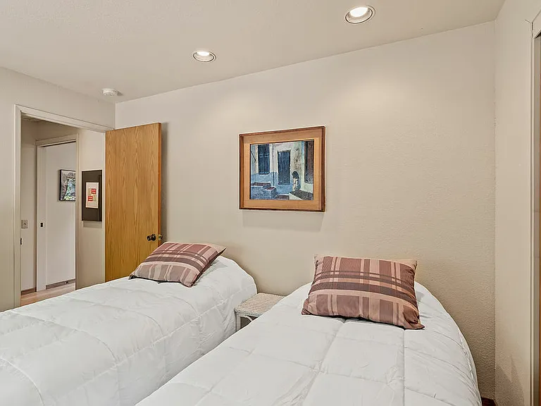 2350 Mill Creek Ln — Photo 17