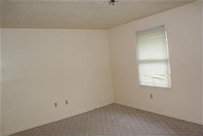5th image of 408 Bainbridge Ct APT 5