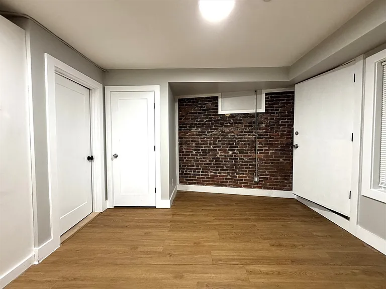 189 E Merrimack St #13 — Photo 6