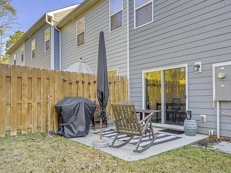 329 Hartland Pl — Photo 23