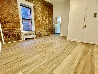 Rented by R New York