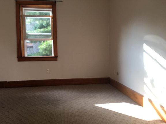 3rd floor bedrm