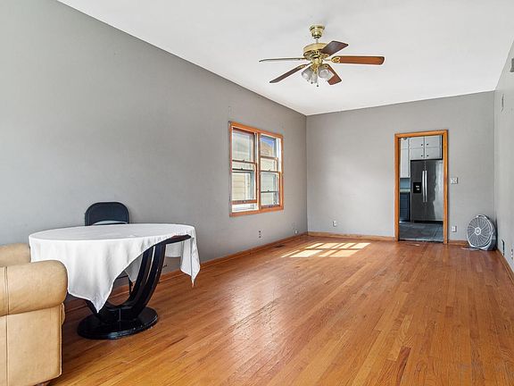 3rd image of 5122 Reading Ave