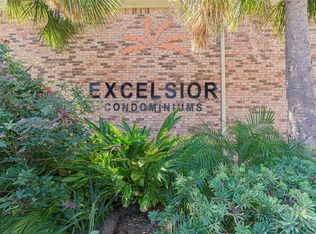 402 Post Office St APT 221, Galveston, TX 77550