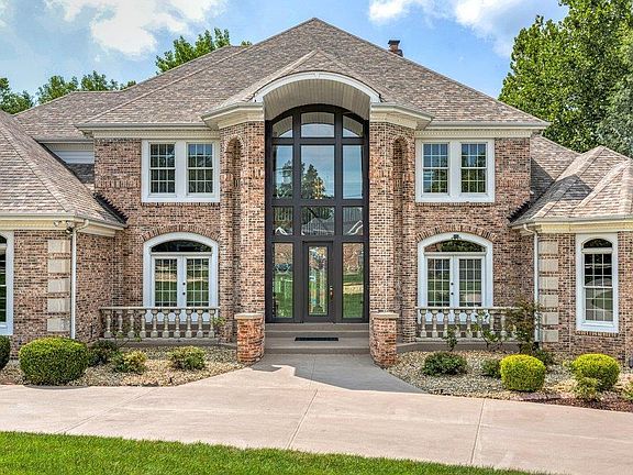 4th image of 12850 Thornhill Ct