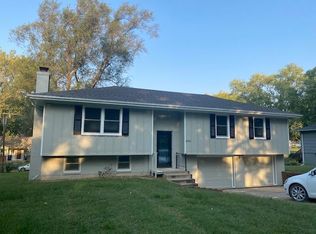 8530 Wycoff St, De Soto, KS 66018