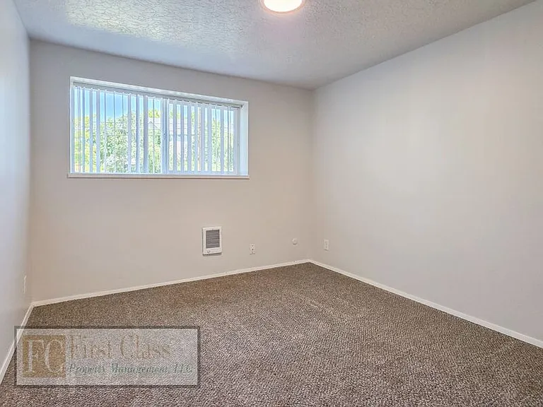 9555 SW Hall Blvd #7 — Photo 11