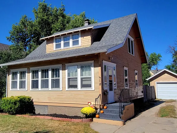 18 9th Ave SW, Aberdeen, SD 57401