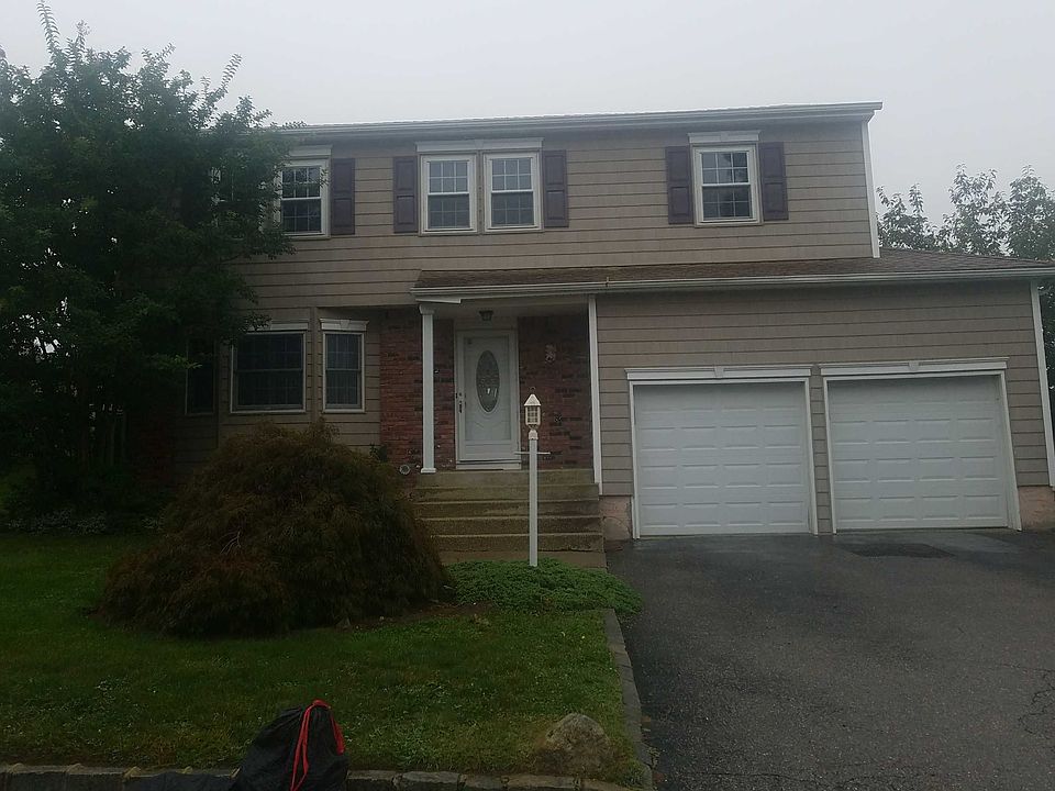 1st image of 7 Darthmouth Dr