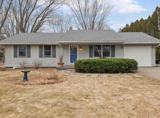 86 Quamwell Ave S, Lakeland, MN 55043