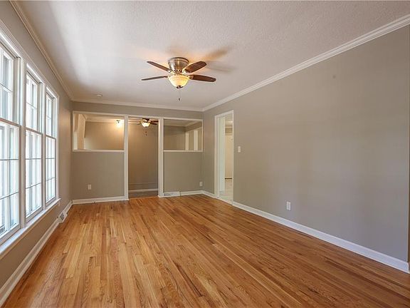 3rd image of 13145 Ashland Ave
