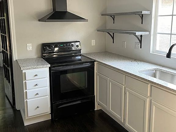 4th image of 404 Cherry St