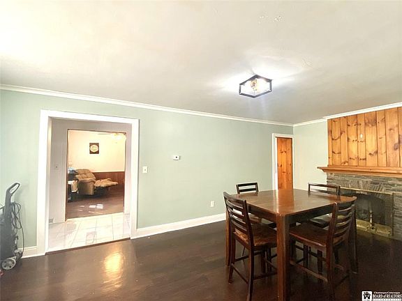 3rd image of 146 Hazeltine Ave