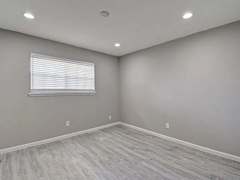 1104 W Tri Oaks Ln #119 — Photo 12