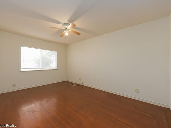4th image of 21151 Montgomery Ave