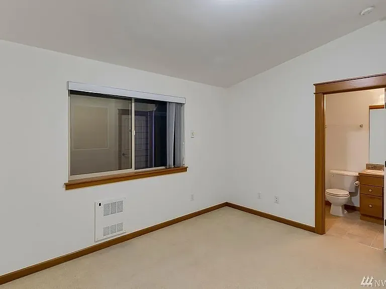 4314B 8th Ave NE #B — Photo 12