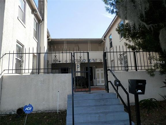 2nd image of 709 Edgewater Dr