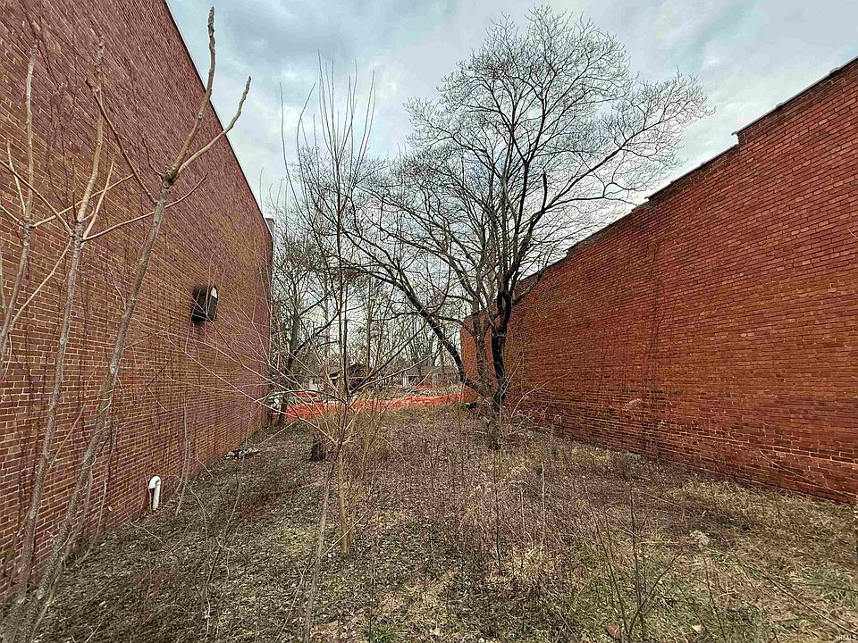 1st image of 104 N 7th St