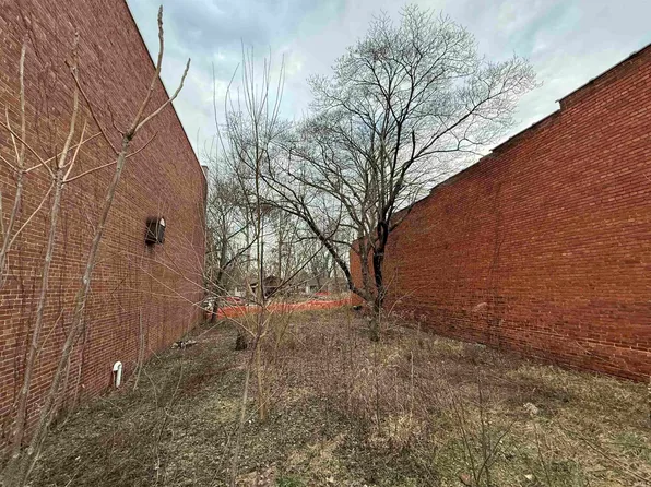 104 N 7th St, Saint Francisville, IL 62460