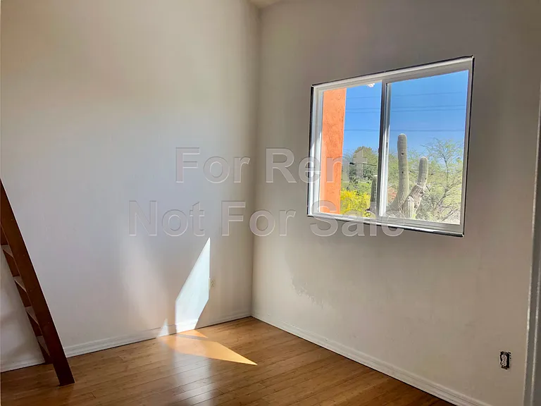575 E Roger Rd — Photo 4