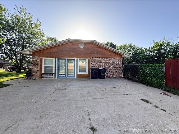 3rd image of 5202 Pheasant Run