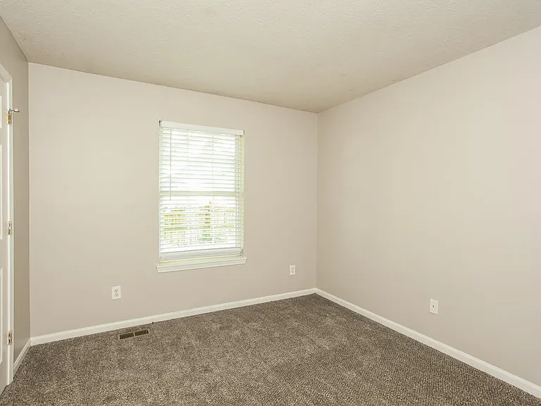7825 Jaclyn Dr — Photo 13