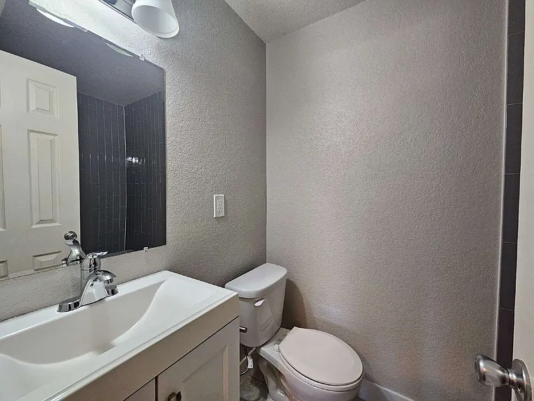 20105 E Coolidge Dr — Photo 11