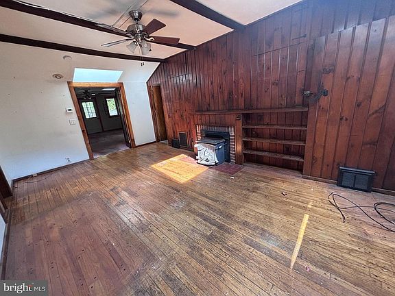 3rd image of 33 Paducah Rd