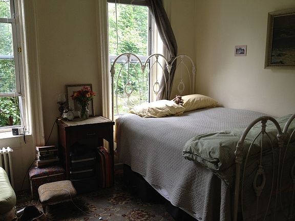 4th image of 1344 Willoughby Ave #1RR